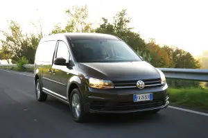 Volkswagen Caddy Maxi Prova su Strada 2016 - 15