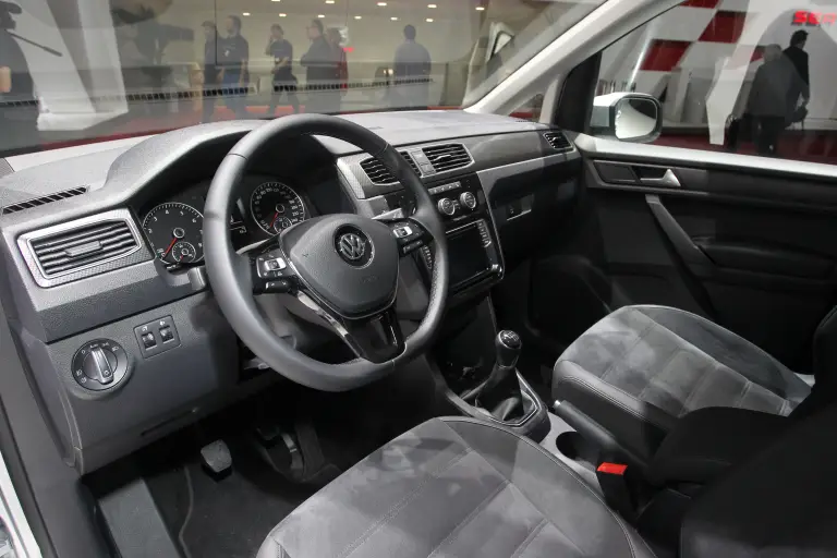 Volkswagen Caddy TGI BlueMotion - Salone di Ginevra 2016 - 5