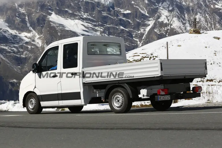 Volkswagen Crafter 2017 - Foto spia 02-10-2015 - 14