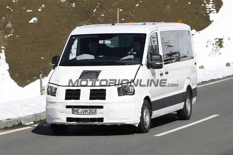 Volkswagen Crafter 2017 - Foto spia 02-10-2015 - 2