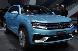 Volkswagen Cross Coupe GTE Concept - Salone di Detroit 2015 - 9