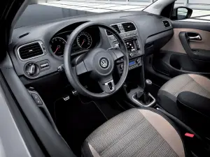 Volkswagen Cross Polo - 14