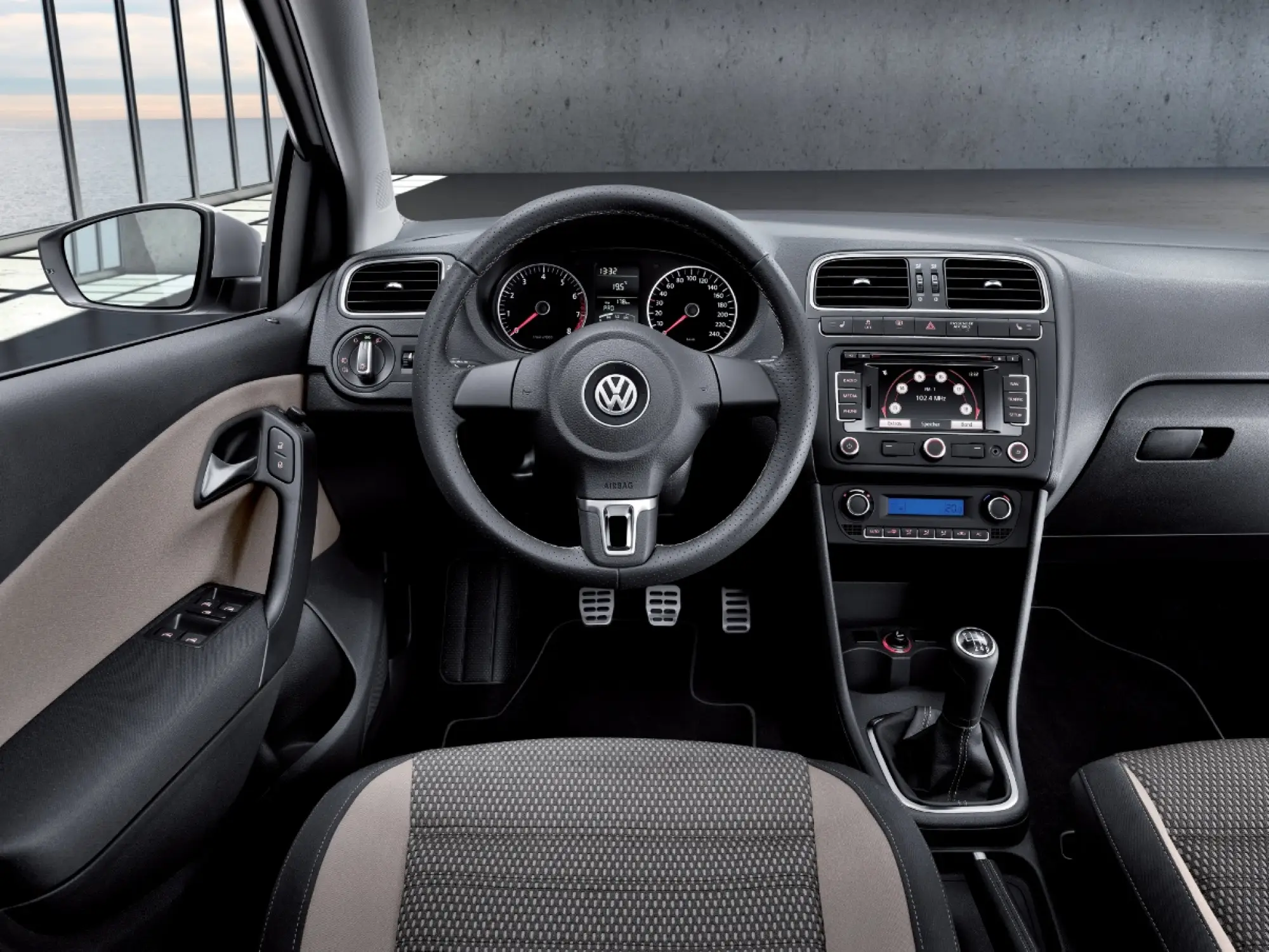 Volkswagen Cross Polo - 15