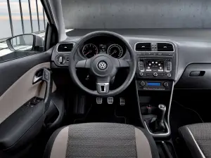 Volkswagen Cross Polo - 15