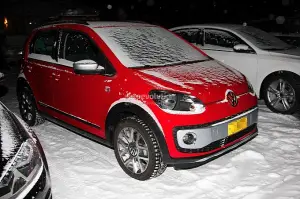 Volkswagen Cross Up! foto spia