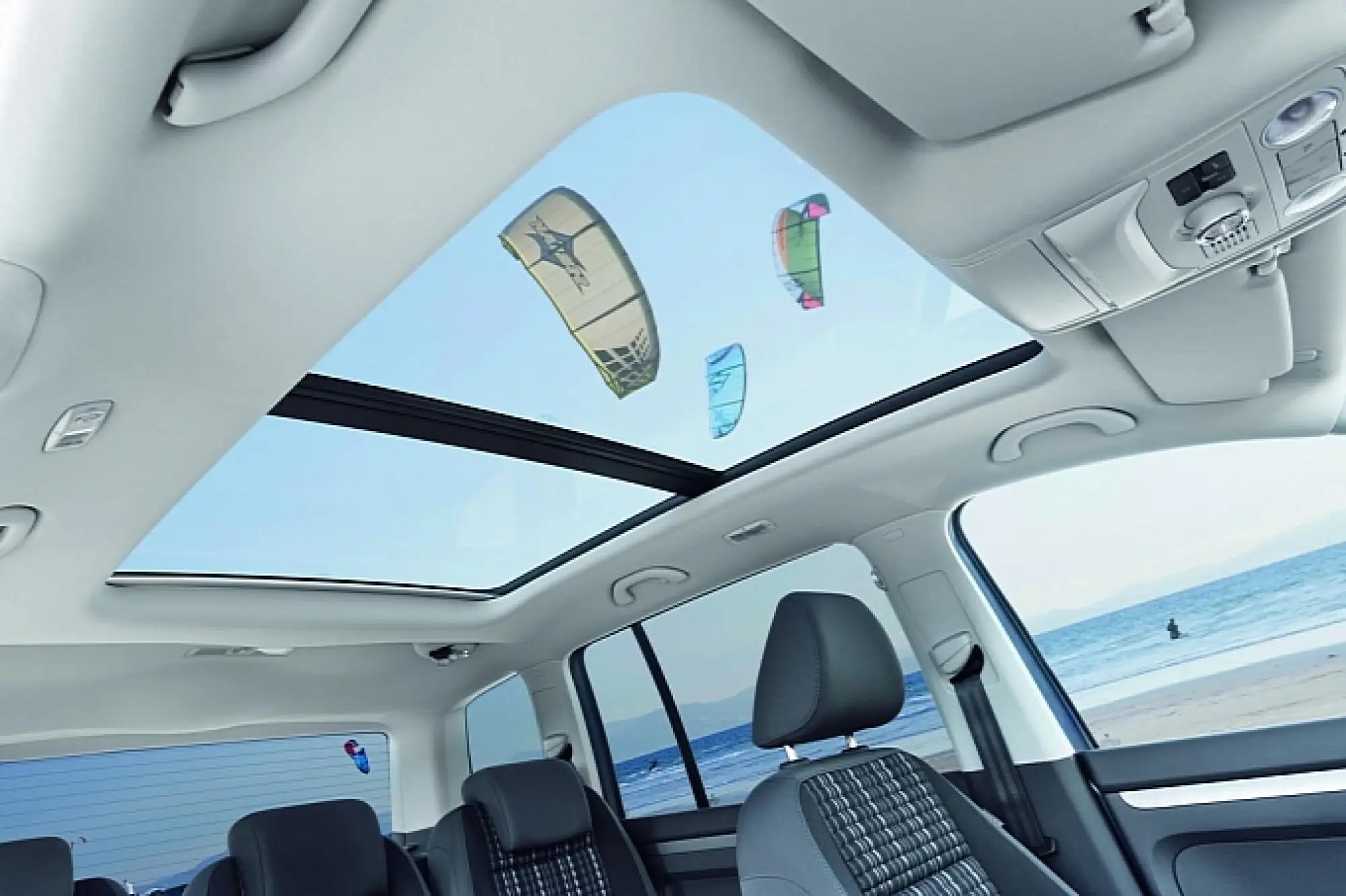 Volkswagen CrossTouran 2011 - 13