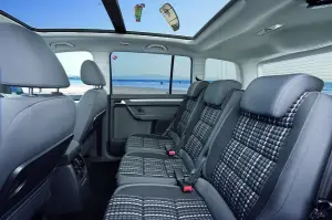 Volkswagen CrossTouran 2011 - 14