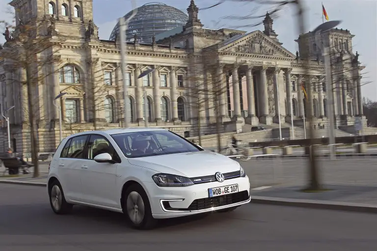 Volkswagen e-Golf 2014 - 16