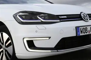 Volkswagen e-Golf, Golf GTE, Golf GTI Performance e Golf R 2017 - 13