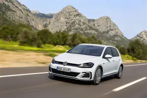 Volkswagen e-Golf, Golf GTE, Golf GTI Performance e Golf R 2017