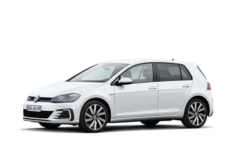 Volkswagen e-Golf, Golf GTE, Golf GTI Performance e Golf R 2017 - 28