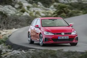 Volkswagen e-Golf, Golf GTE, Golf GTI Performance e Golf R 2017