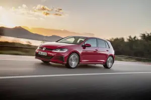 Volkswagen e-Golf, Golf GTE, Golf GTI Performance e Golf R 2017