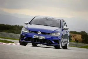 Volkswagen e-Golf, Golf GTE, Golf GTI Performance e Golf R 2017