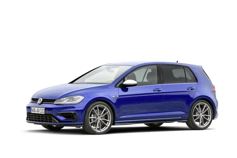 Volkswagen e-Golf, Golf GTE, Golf GTI Performance e Golf R 2017 - 64