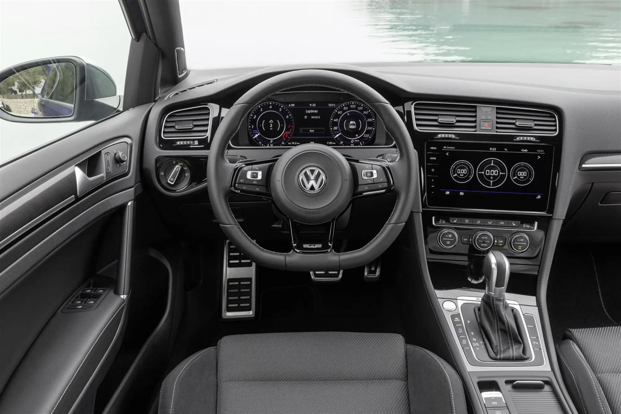 Volkswagen e-Golf, Golf GTE, Golf GTI Performance e Golf R 2017 - 69