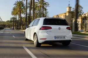 Volkswagen e-Golf, Golf GTE, Golf GTI Performance e Golf R 2017