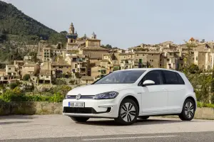 Volkswagen e-Golf, Golf GTE, Golf GTI Performance e Golf R 2017