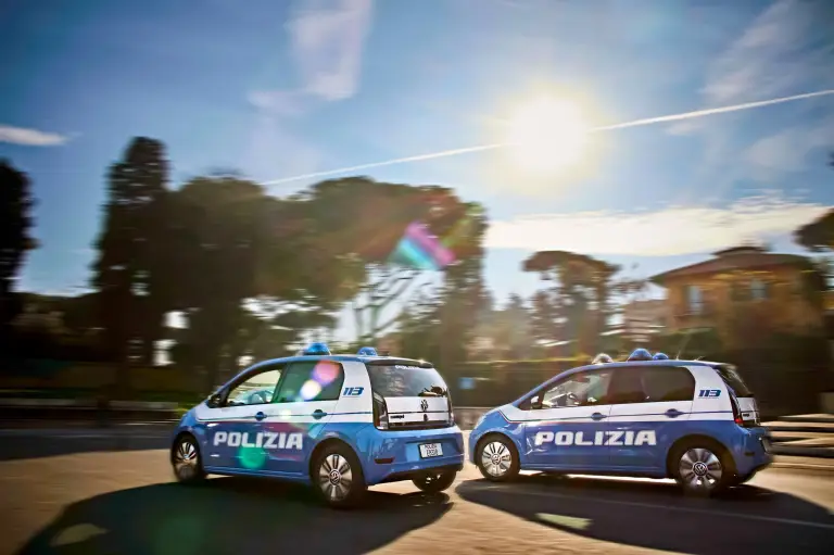 Volkswagen e-up!: quattro unità consegnate alla Polizia di Stato - 7