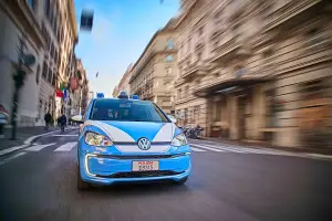 Volkswagen e-up!: quattro unità consegnate alla Polizia di Stato - 14