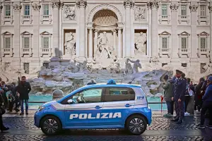 Volkswagen e-up!: quattro unità consegnate alla Polizia di Stato - 16