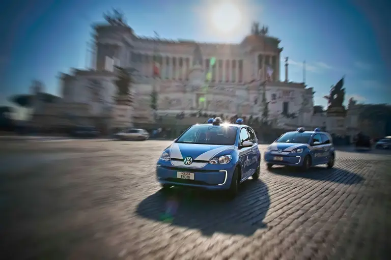 Volkswagen e-up!: quattro unità consegnate alla Polizia di Stato - 20