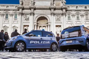 Volkswagen e-up!: quattro unità consegnate alla Polizia di Stato - 24