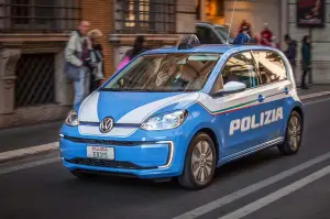Volkswagen e-up!: quattro unità consegnate alla Polizia di Stato - 25