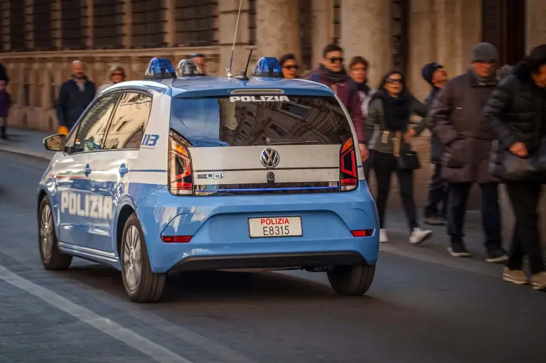 Volkswagen e-up!: quattro unità consegnate alla Polizia di Stato - 26