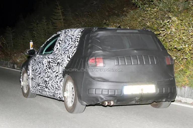 Volkswagen Golf 2013 - Foto spia 01-10-2011 - 3