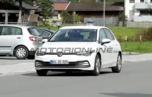 Volkswagen Golf 2024 - Foto spia 28-09-2022