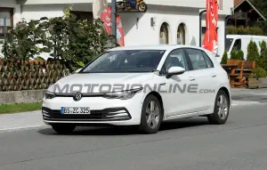 Volkswagen Golf 2024 - Foto spia 28-09-2022