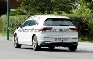 Volkswagen Golf 2024 - Foto spia 28-09-2022
