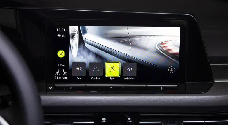 Volkswagen Golf 8 - Foto leaked - 23