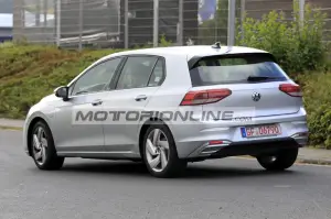 Volkswagen Golf 8 GTE - Foto spia 18-9-2019 - 10