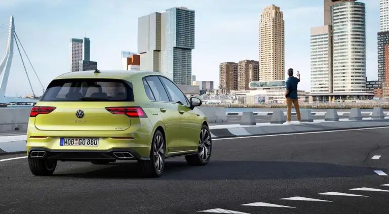Volkswagen Golf 8 - le prime foto - 25