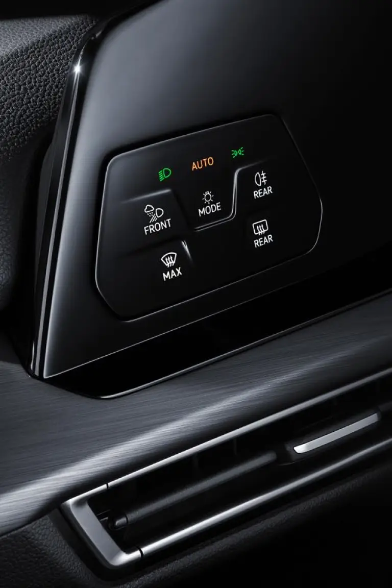 Volkswagen Golf 8 - le prime foto - 9