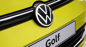 Volkswagen Golf 8 - le prime foto