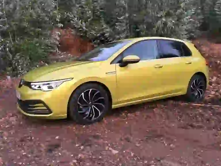 Volkswagen Golf 8 - Prova su strada Oporto - 13