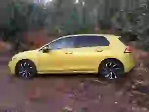 Volkswagen Golf 8 - Prova su strada Oporto