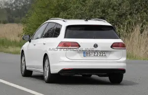 Volkswagen Golf 8 Variant - maggio 2020 - 7