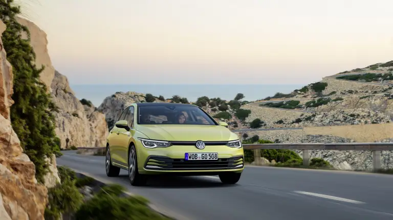 Volkswagen Golf 8 - 75