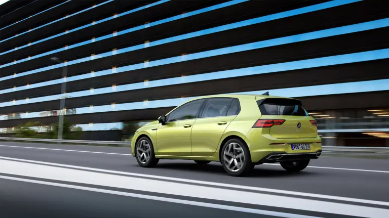 Volkswagen Golf 8 - 7