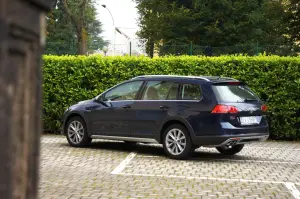 Volkswagen Golf Alltrack Prova su strada 2016