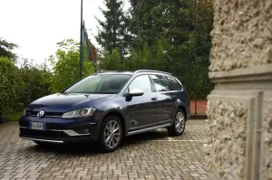 Volkswagen Golf Alltrack Prova su strada 2016