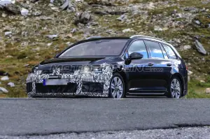 Volkswagen Golf Facelift - Foto spia 14-09-2016