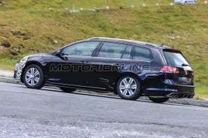 Volkswagen Golf Facelift - Foto spia 14-09-2016