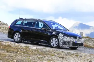 Volkswagen Golf Facelift - Foto spia 14-09-2016