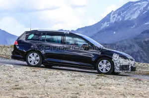 Volkswagen Golf Facelift - Foto spia 14-09-2016