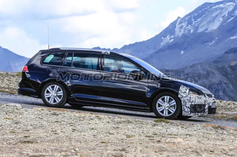 Volkswagen Golf Facelift - Foto spia 14-09-2016 - 14